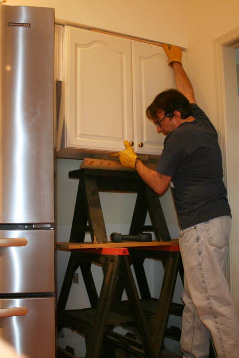 cabinet_support